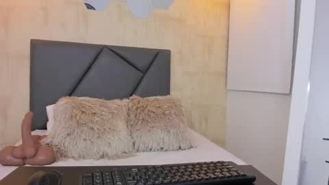 Emma online show from March 2025 11:27:01 PM