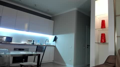 Emma online show from December 2024 10:45:02 AM