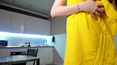 Emma online show from December 2024 10:49:02 AM