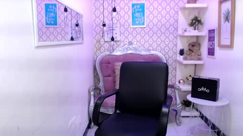 emma online show from December 2024 08:15:01 PM