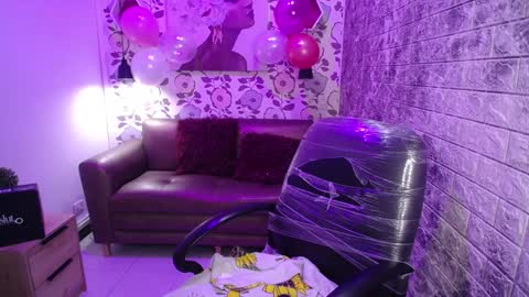 emma online show from February 2025 03:33:01 AM