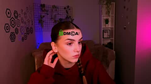 Snapshot of emma_hazell chatting on April 2026 09:12:01 AM Emma online show from April 2026 09:12:01 AM