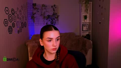 Snapshot of emma_hazell chatting on April 2026 01:41:02 PM Emma online show from April 2026 01:41:02 PM