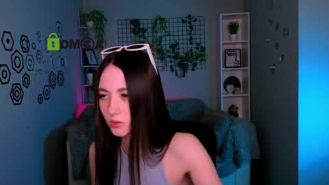 Snapshot of emma_hazell chatting on May 2026 12:24:02 PM Emma online show from May 2026 12:24:02 PM