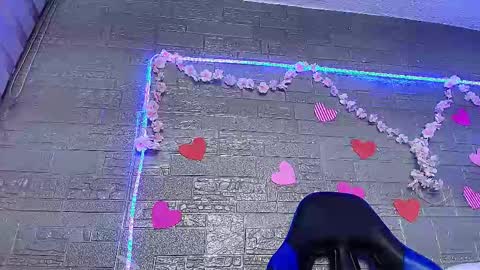 Emma Miel  online show from December 2025 01:24:01 AM