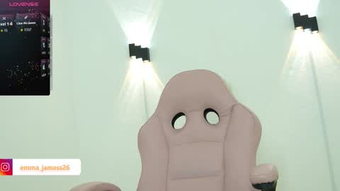 Snapshot of emma_jamess chatting on March 2026 04:09:01 AM emma_jamess online show from March 2026 04:09:01 AM