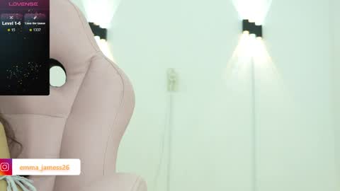 Snapshot of emma_jamess chatting on March 2026 04:24:02 AM emma_jamess online show from March 2026 04:24:02 AM