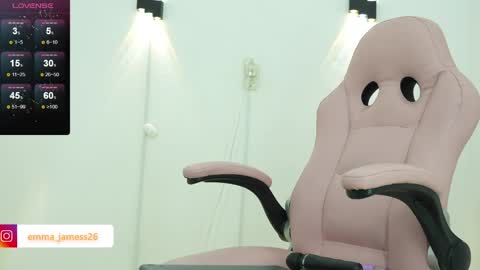 Snapshot of emma_jamess chatting on April 2026 07:45:01 AM emma_jamess online show from April 2026 07:45:01 AM