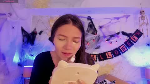 emma_jhoons online show from October 2025 11:07:02 AM