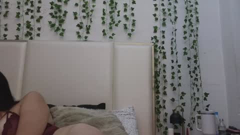 Snapshot of emma_johnson_ chatting on February 2026 01:32:01 AM emma_johnson_ online show from February 2026 01:32:01 AM