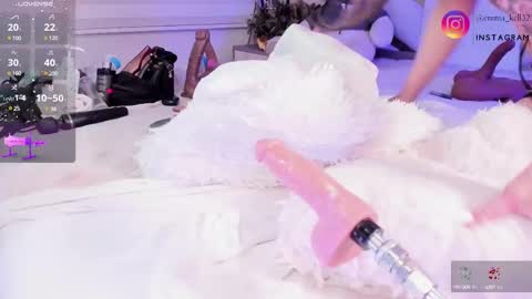 Snapshot of emma_kell chatting on March 2025 01:06:01 AM Emma online show from March 2025 01:06:01 AM