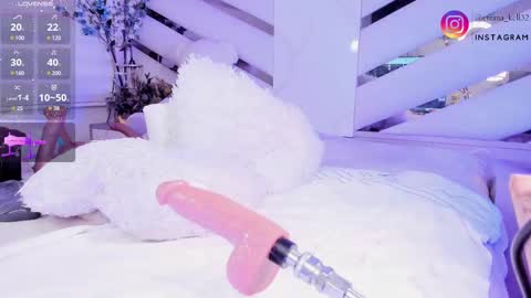 Snapshot of emma_kell chatting on March 2025 04:05:02 AM Emma online show from March 2025 04:05:02 AM