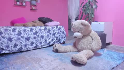 Snapshot of emma_lean chatting on December 2024 12:45:01 PM whises lits online show from December 2024 12:45:01 PM