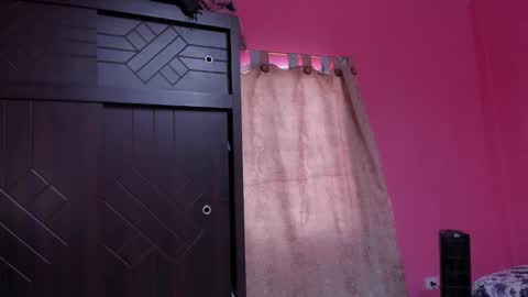 Snapshot of emma_lean chatting on January 2025 01:19:01 PM whises lits online show from January 2025 01:19:01 PM