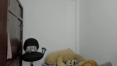 Snapshot of emma_lean chatting on October 2025 11:07:01 AM whises lits online show from October 2025 11:07:01 AM