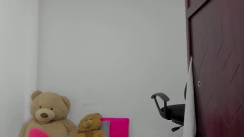 Snapshot of emma_lean chatting on October 2025 11:14:02 AM whises lits online show from October 2025 11:14:02 AM