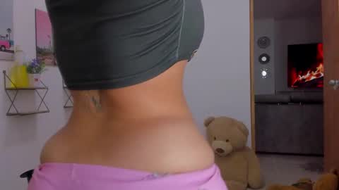 Snapshot of emma_lean chatting on November 2025 02:06:02 PM whises lits online show from November 2025 02:06:02 PM