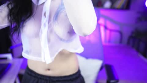 Emma online show from October 2025 04:43:02 AM