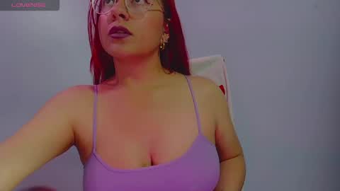 Snapshot of emma_luna1986 chatting on April 2026 05:45:02 AM Emma online show from April 2026 05:45:02 AM