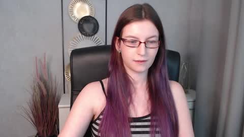 Snapshot of emma_lust94 chatting on December 2024 03:08:01 PM emma online show from December 2024 03:08:01 PM