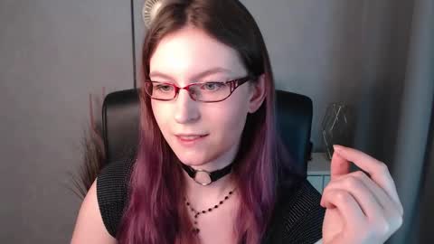 Snapshot of emma_lust94 chatting on December 2024 09:31:02 AM emma online show from December 2024 09:31:02 AM