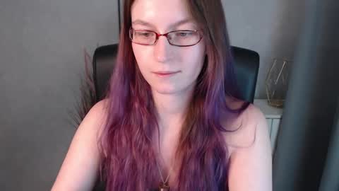 Snapshot of emma_lust94 chatting on January 2025 12:45:02 PM emma online show from January 2025 12:45:02 PM