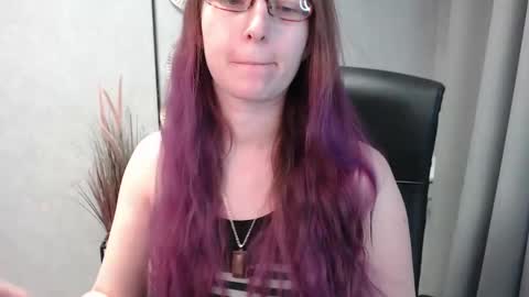 Snapshot of emma_lust94 chatting on January 2025 10:01:01 AM emma online show from January 2025 10:01:01 AM