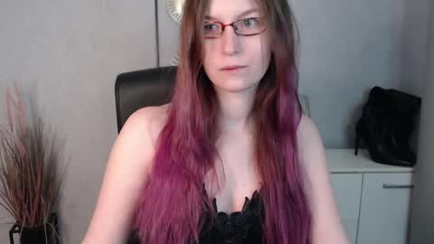 Snapshot of emma_lust94 chatting on February 2025 07:07:01 AM emma online show from February 2025 07:07:01 AM