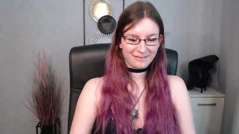 Snapshot of emma_lust94 chatting on March 2025 01:08:01 PM emma online show from March 2025 01:08:01 PM