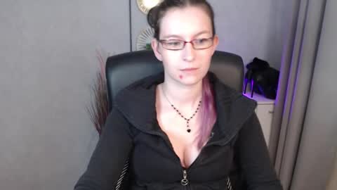 Snapshot of emma_lust94 chatting on October 2025 05:46:01 AM emma online show from October 2025 05:46:01 AM