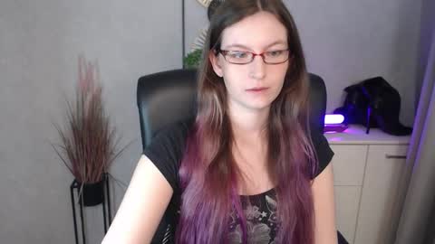 Snapshot of emma_lust94 chatting on November 2025 06:46:02 AM emma online show from November 2025 06:46:02 AM