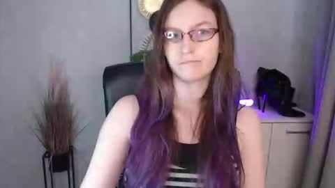 Snapshot of emma_lust94 chatting on November 2025 07:27:01 AM emma online show from November 2025 07:27:01 AM