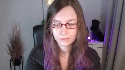 Snapshot of emma_lust94 chatting on November 2025 07:30:02 AM emma online show from November 2025 07:30:02 AM