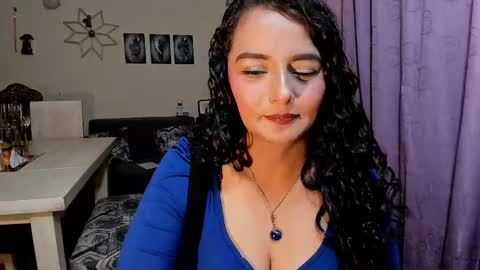 Snapshot of emma_luxy chatting on April 2026 01:17:02 AM emma luxy online show from April 2026 01:17:02 AM