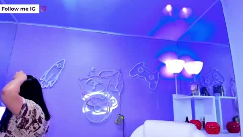 Emma Monserratt online show from April 2026 11:06:01 AM