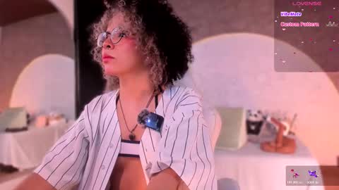 Snapshot of emma_nakamura chatting on January 2026 10:19:01 AM online show from January 2026 10:19:01 AM