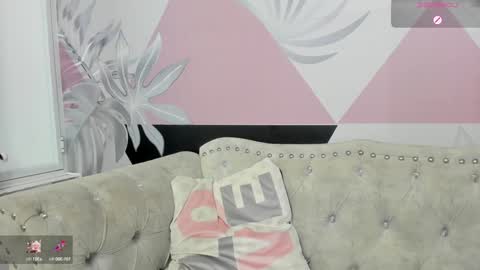 Snapshot of emma_petite4u chatting on January 2025 03:15:01 PM Emma online show from January 2025 03:15:01 PM