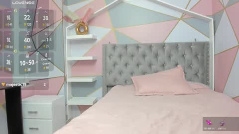 Snapshot of emma_petite4u chatting on February 2025 10:09:02 AM Emma online show from February 2025 10:09:02 AM