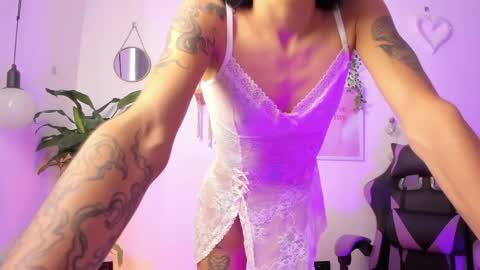 Snapshot of emma_rinaldi_ chatting on April 2026 02:35:01 PM Emma online show from April 2026 02:35:01 PM