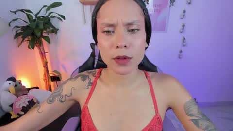 Snapshot of emma_rinaldi_ chatting on April 2026 03:48:02 PM Emma online show from April 2026 03:48:02 PM
