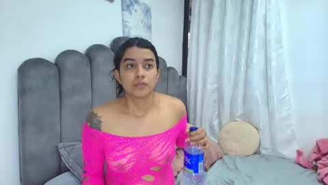 emma_saenz01 online show from January 2026 12:31:02 PM