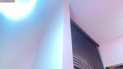 Snapshot of emma_smith_001 chatting on April 2026 07:18:02 PM Emma Smith online show from April 2026 07:18:02 PM