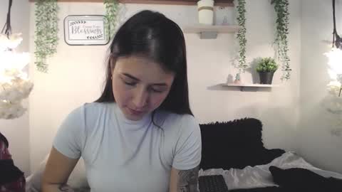 Snapshot of emma_sweethot chatting on March 2026 07:10:01 PM Emma Black online show from March 2026 07:10:01 PM