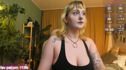 Snapshot of emma_thomps chatting on May 2026 02:03:02 PM Rose online show from May 2026 02:03:02 PM