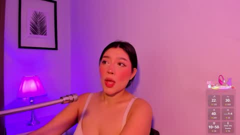 Snapshot of emma_walton_ chatting on June 2026 11:36:01 AM online show from June 2026 11:36:01 AM