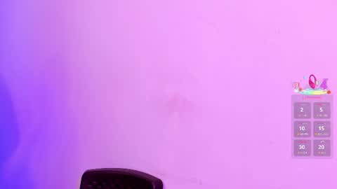 Snapshot of emma_walton_ chatting on June 2026 11:31:01 AM online show from June 2026 11:31:01 AM
