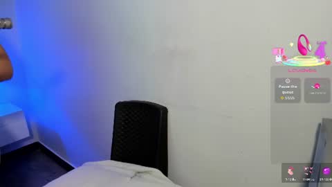 Snapshot of emma_walton_ chatting on June 2026 11:25:01 AM online show from June 2026 11:25:01 AM