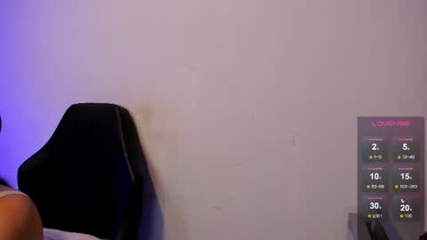 Snapshot of emma_walton_ chatting on June 2026 11:26:01 AM online show from June 2026 11:26:01 AM