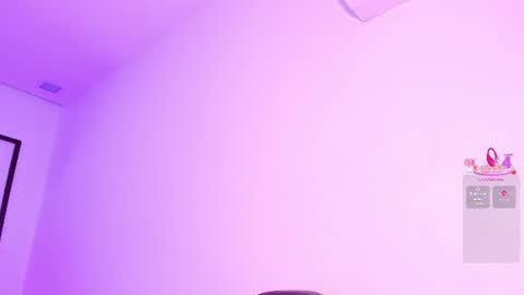 Snapshot of emma_walton_ chatting on July 2026 11:45:02 AM online show from July 2026 11:45:02 AM