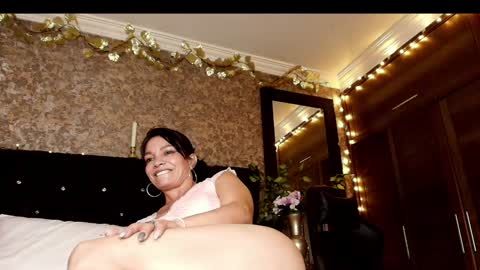 Emma online show from December 2024 10:33:02 PM